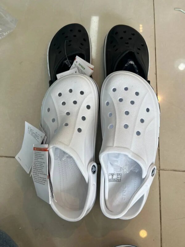 Simple Crocs: Comfort Meets Style